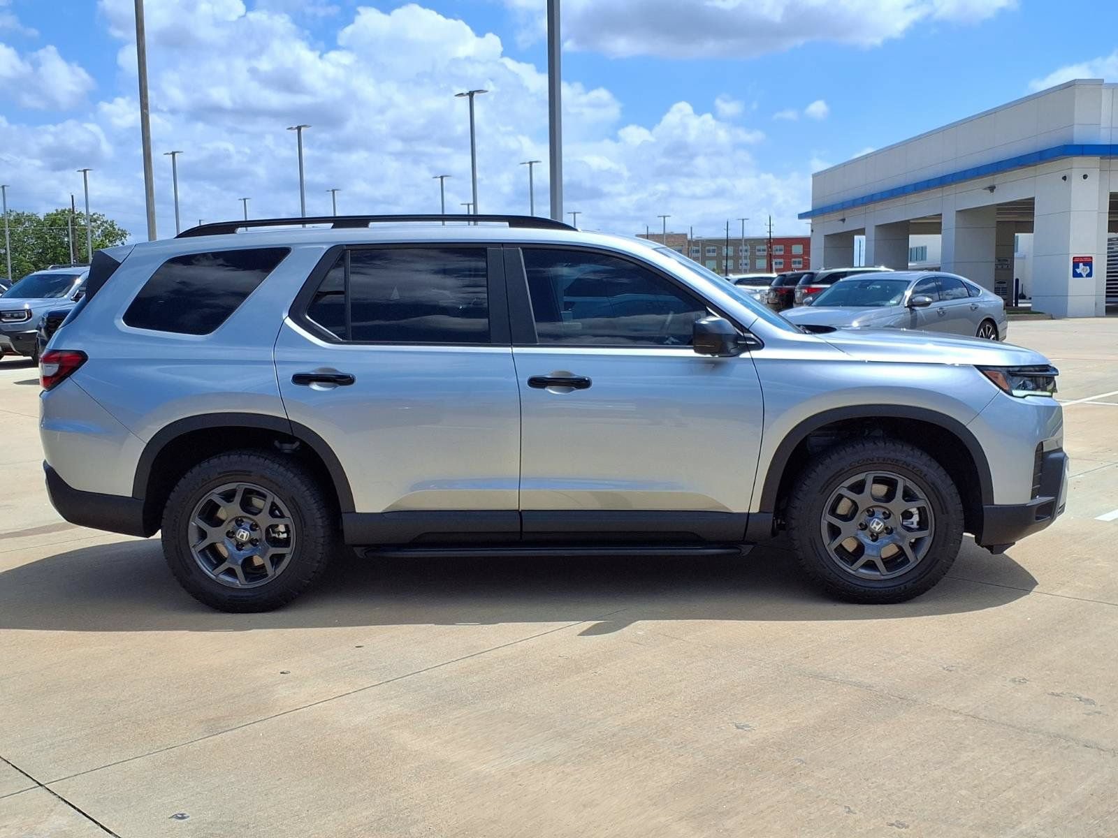 Used 2026 Honda Pilot TrailSport image 8