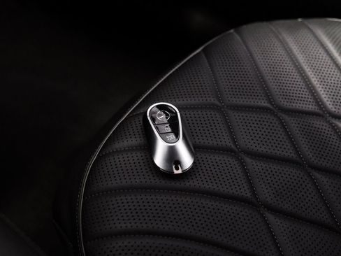 Used 2022 Mercedes-Benz EQS 580 4MATIC Sedan image 55