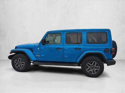 Used 2024 Jeep Wrangler Unlimited Sahara w/ Technology Group AWD/4WD image 6