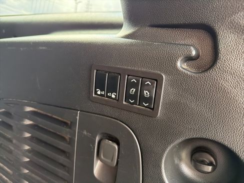 Used 2020 Chevrolet Suburban Premier image 22