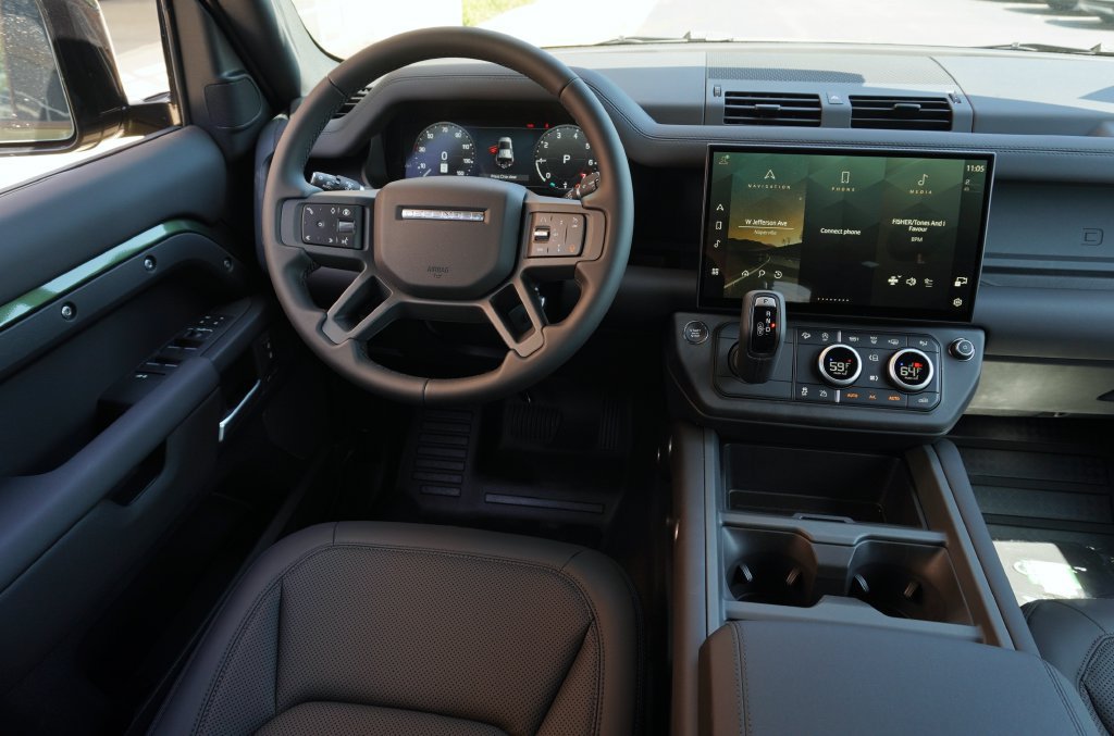Used 2026 Land Rover Defender 110 S AWD/4WD image 15