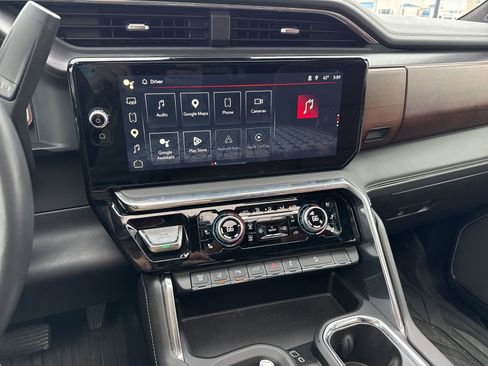 Used 2024 GMC Sierra 2500 Denali Ultimate image 19