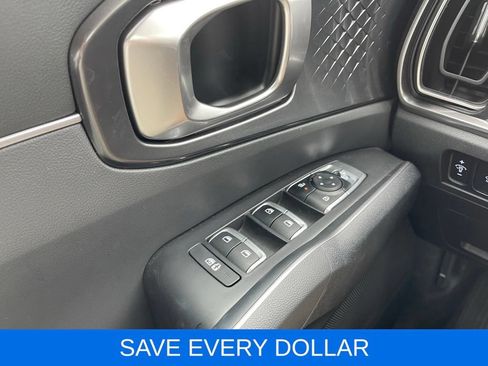 Used 2024 Kia Sorento EX w/ Panoramic Sunroof Package FWD image 19