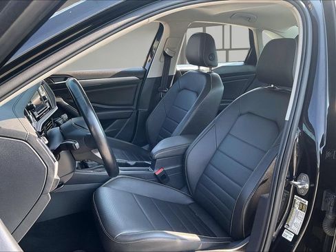 Used 2024 Volkswagen Jetta SE FWD image 20
