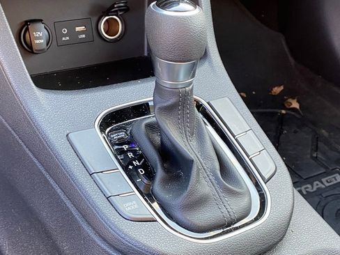 Used 2020 Hyundai Elantra GT image 12