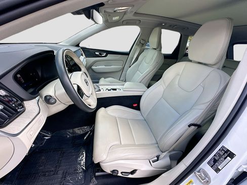 Used 2022 Volvo XC60 B5 Inscription w/ Advanced Package image 20