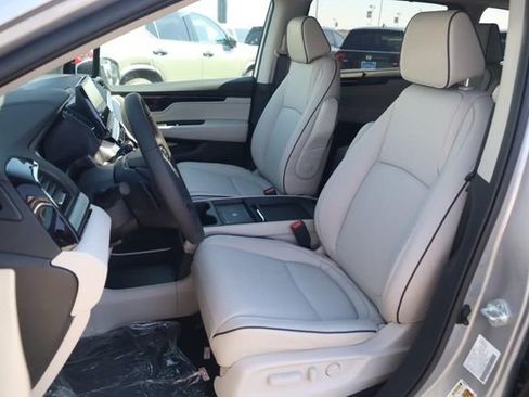 New 2026 Honda Odyssey Touring image 19