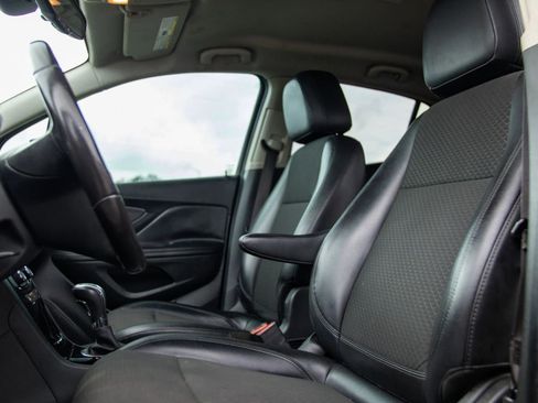 Used 2019 Buick Encore Preferred FWD image 18