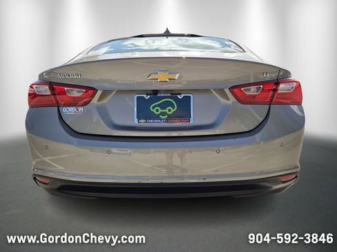Used 2025 Chevrolet Malibu LT FWD image 4