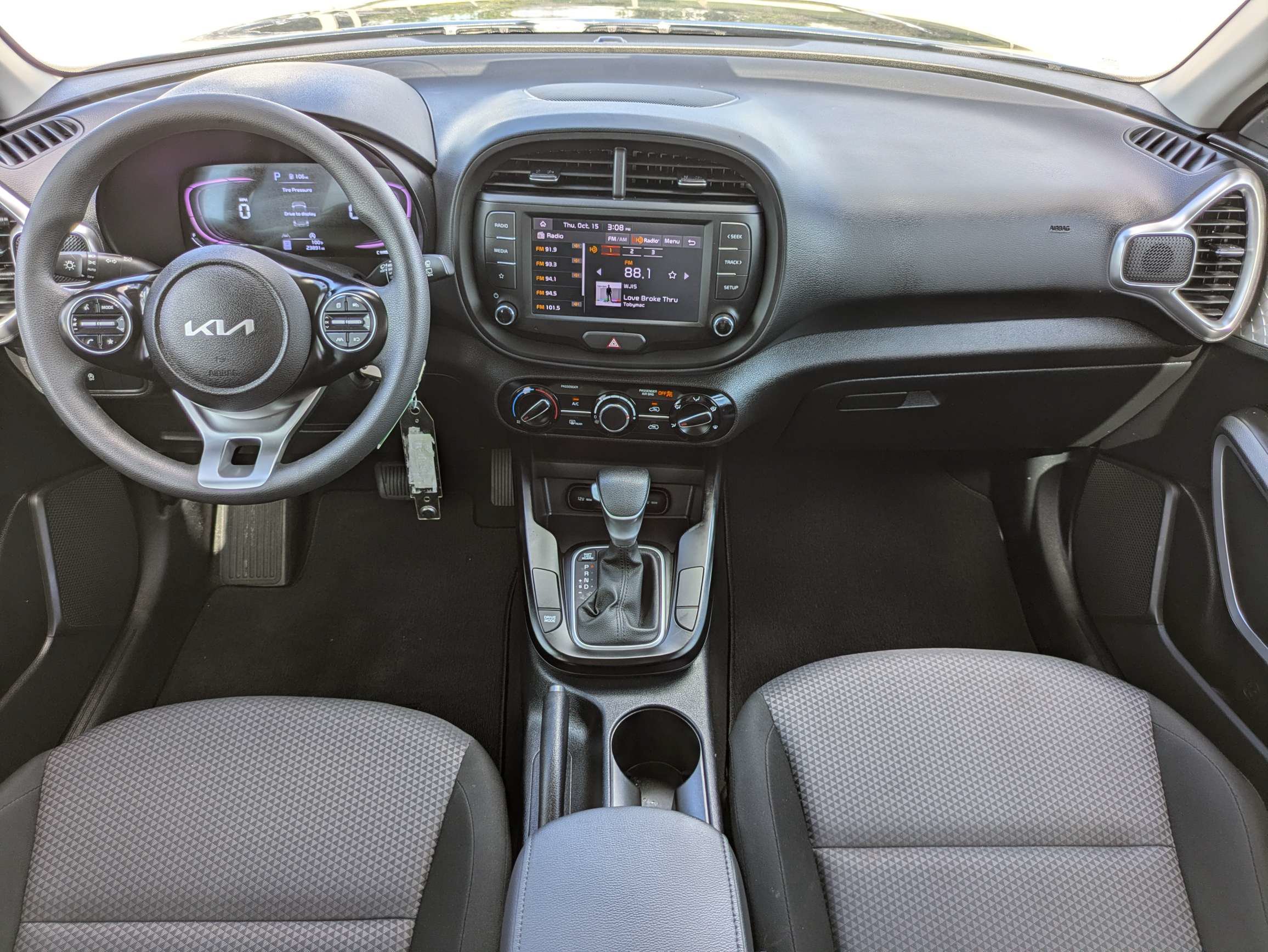 Certified 2024 Kia Soul LX w/ Option Group 015 FWD image 15