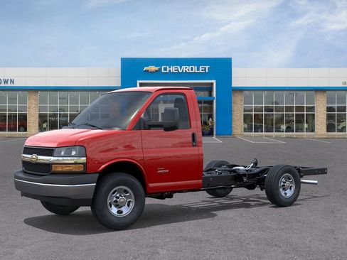 New 2026 Chevrolet Express 3500 image 2