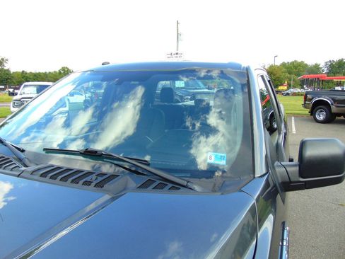 Used 2018 Ford F150 XL w/ Equipment Group 101A Mid AWD/4WD image 38