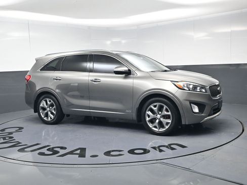 Used 2016 Kia Sorento SX image 15