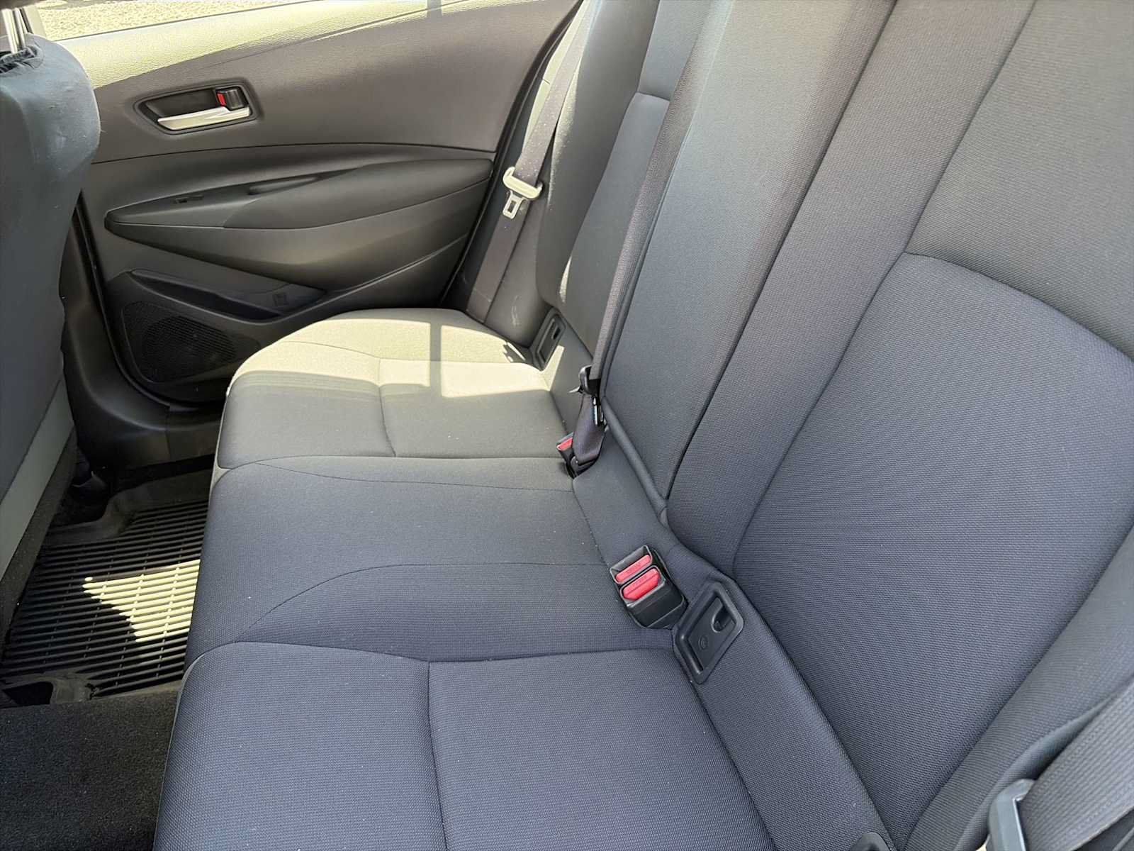 Used 2021 Toyota Corolla LE FWD image 23
