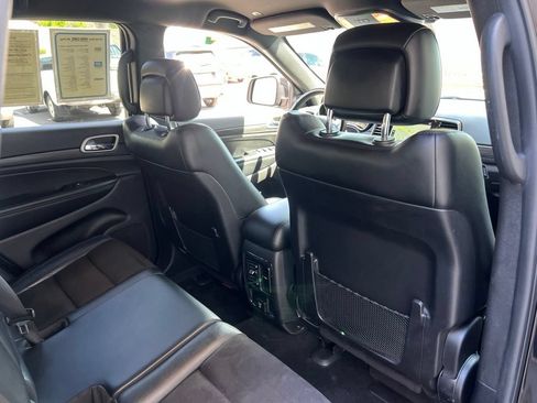 Used 2021 Jeep Grand Cherokee Laredo X AWD/4WD image 22
