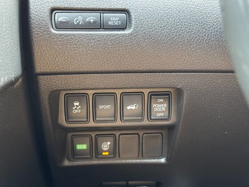 Used 2016 Nissan Rogue SL w/ SL Premium Package image 41