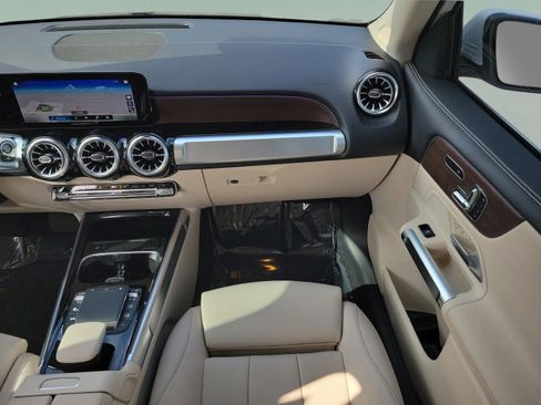 Used 2023 Mercedes-Benz GLB 250 4MATIC image 13