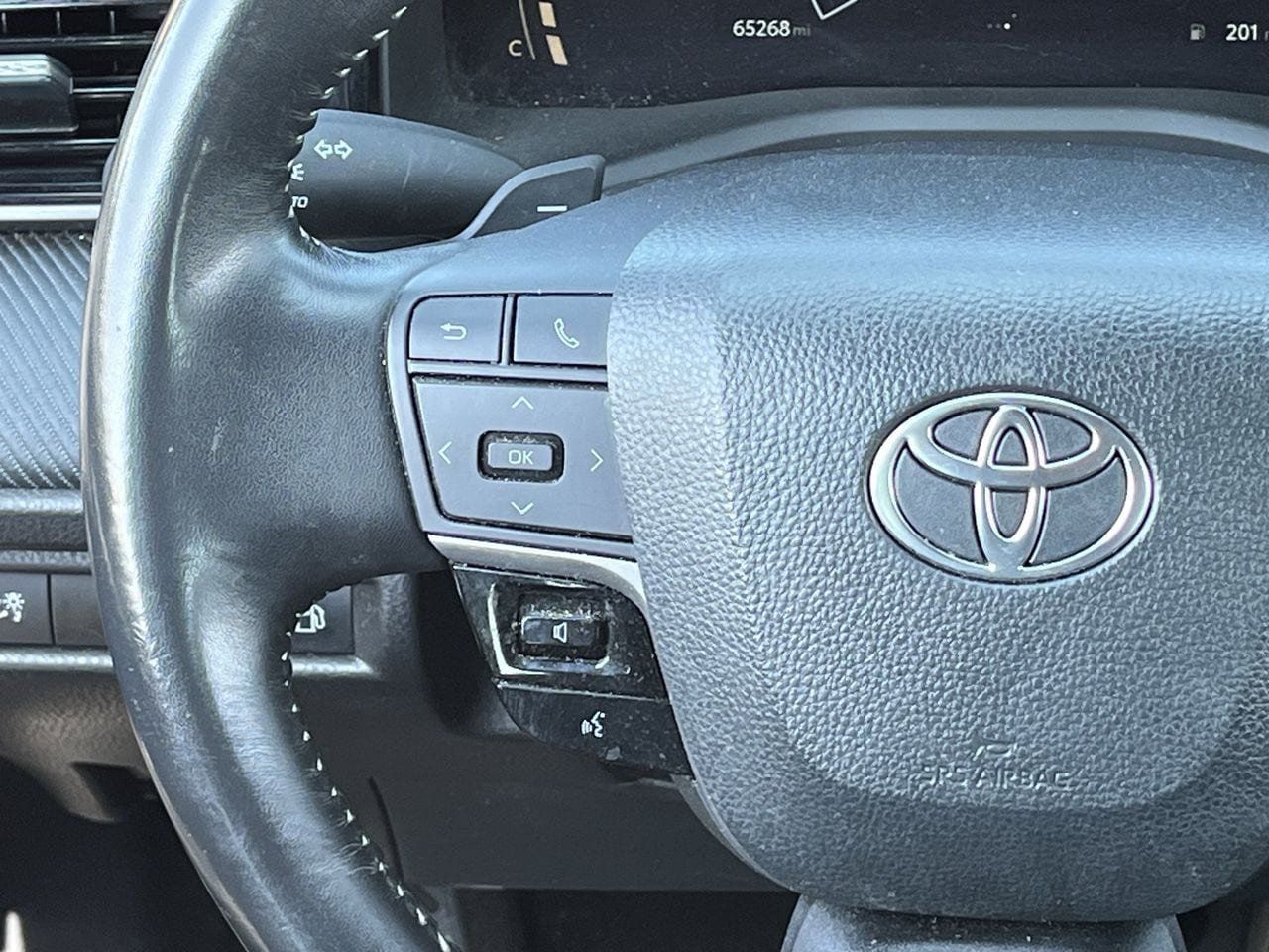 Used 2025 Toyota Camry SE FWD image 12