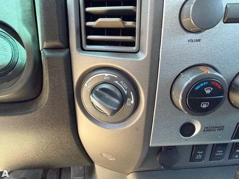 Used 2007 Nissan Titan LE w/ Nissan Navigation Pkg AWD/4WD image 11