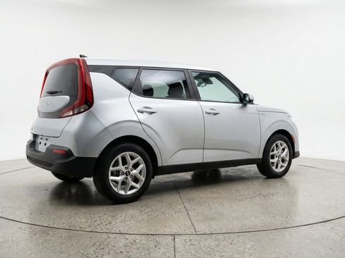 Used 2025 Kia Soul LX w/ LX Technology Package image 9