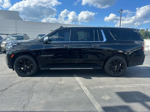 Used 2021 Chevrolet Suburban Premier w/ Premium Package AWD/4WD image 4
