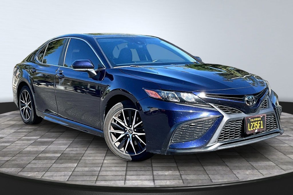 Used 2022 Toyota Camry SE w/ Carpet Mat Package (TMS) FWD image 35