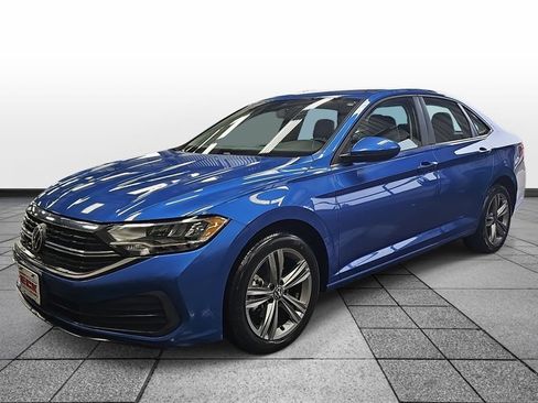 Used 2024 Volkswagen Jetta SE image 1