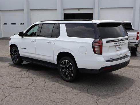 Used 2023 Chevrolet Suburban RST AWD/4WD image 8