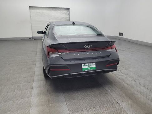 Used 2025 Hyundai Elantra Sport FWD image 6