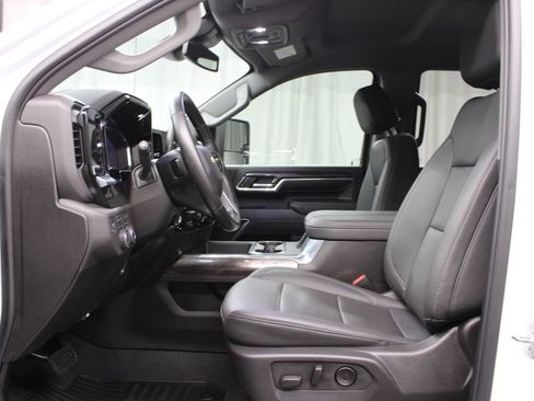 Used 2024 Chevrolet Silverado 3500 LTZ w/ LTZ Convenience Package AWD/4WD image 15