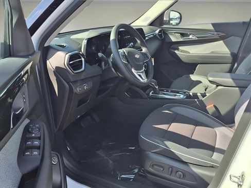 New 2026 Chevrolet TrailBlazer LT w/ Convenience Package FWD image 5