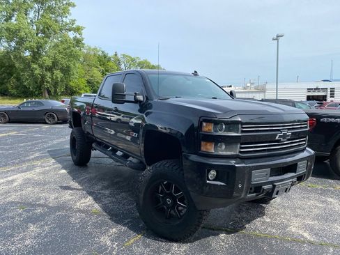 Used 2018 Chevrolet Silverado 2500 LT w/ Midnight Edition AWD/4WD image 1