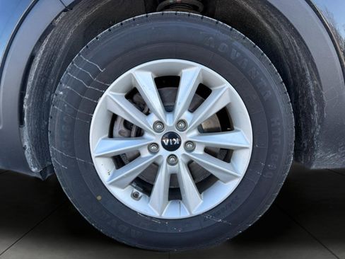 Used 2020 Kia Sorento LX w/ LX I4 Convenience Package image 4