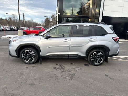 Used 2025 Subaru Forester Limited image 2