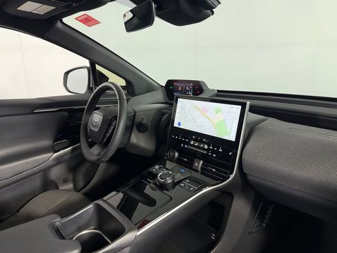 Used 2025 Toyota bZ4X AWD image 32