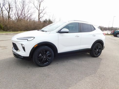 Used 2024 Buick Encore GX Sport Touring image 7