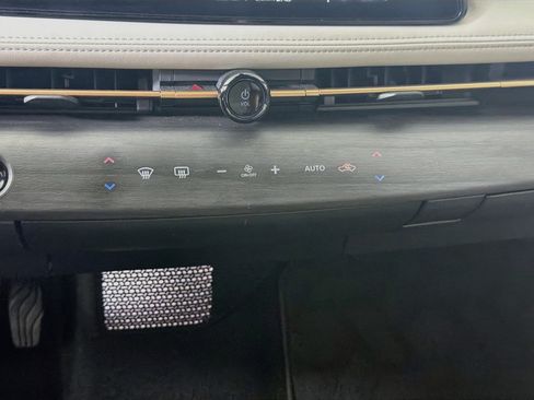 Used 2024 Nissan Ariya FWD image 23