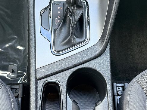 Used 2018 Kia Niro FE FWD image 16