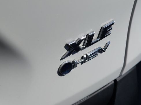 Certified 2025 Toyota RAV4 XLE AWD/4WD image 25