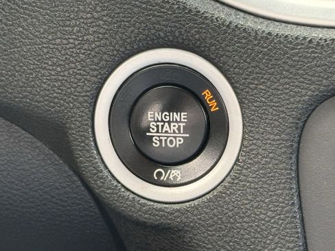 Used 2018 Dodge Charger R/T RWD image 21