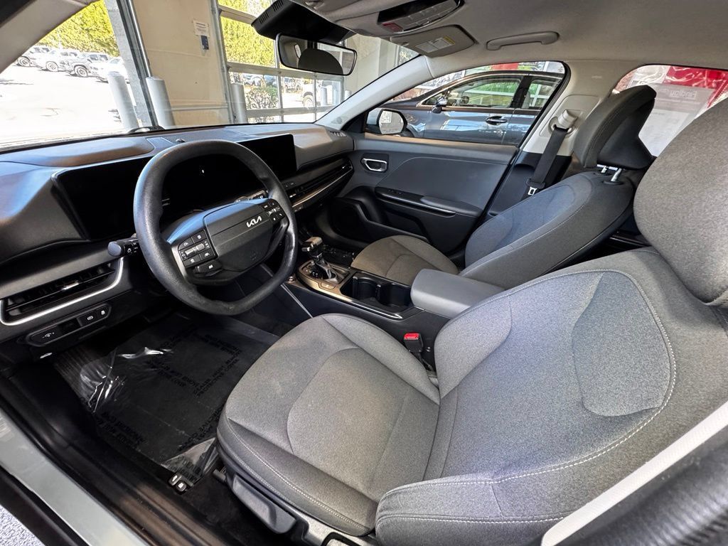 Used 2025 Kia K4 FWD image 15