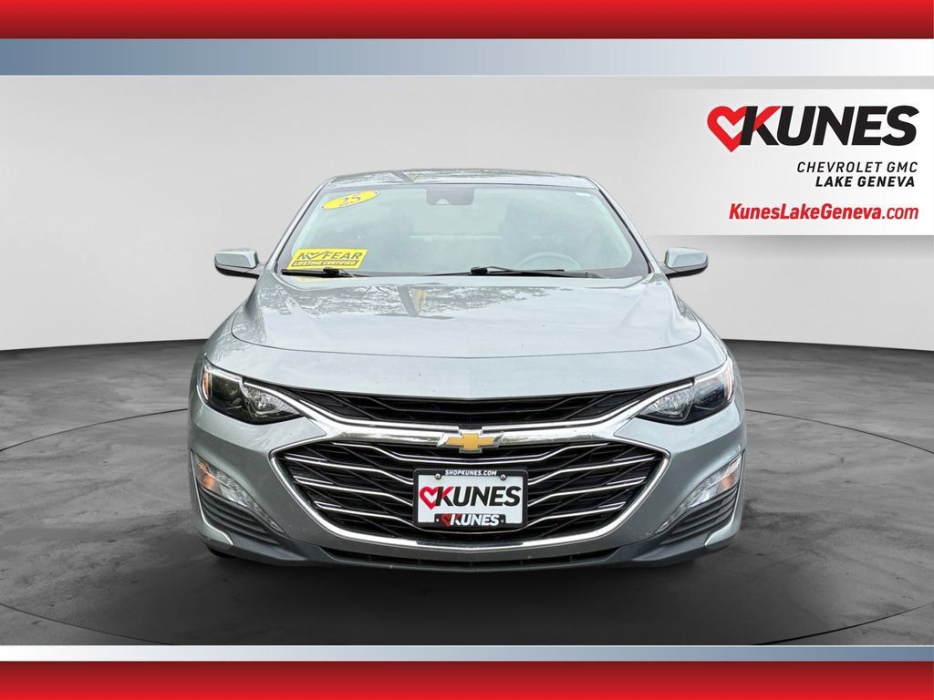 Used 2025 Chevrolet Malibu LT FWD image 3