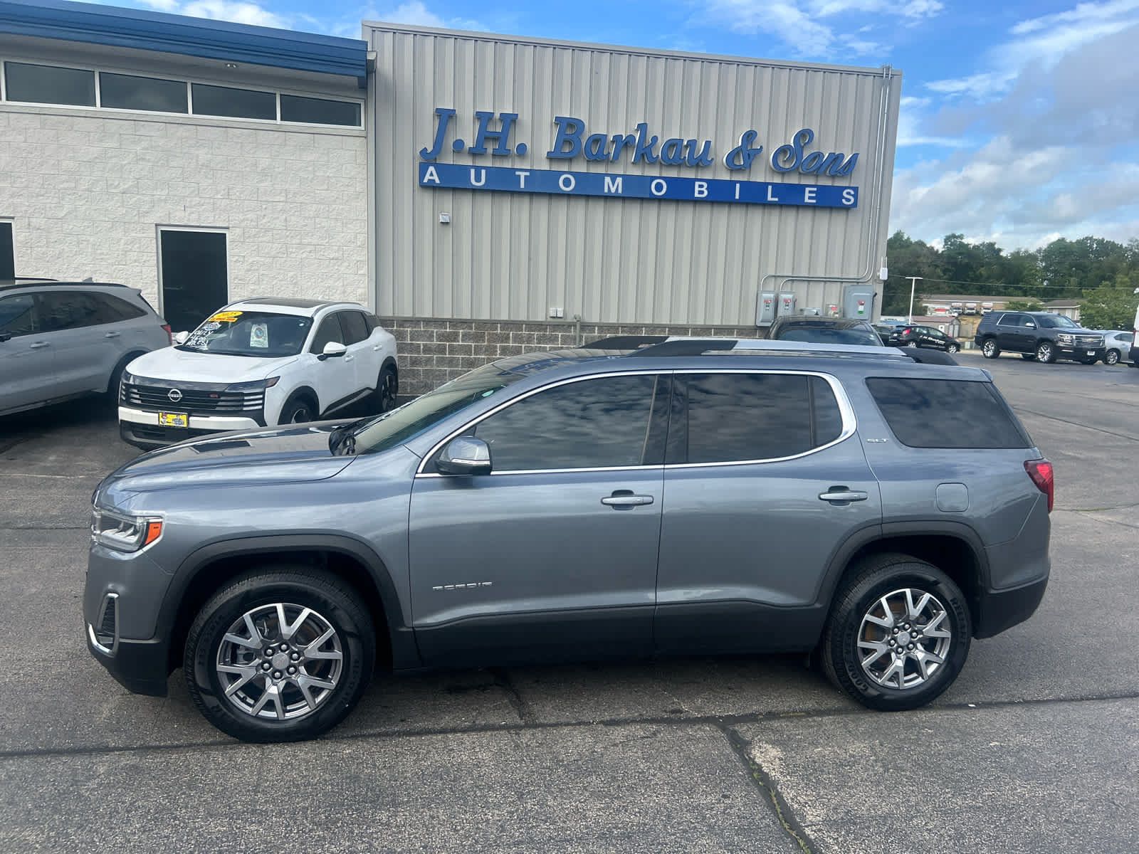 Used 2021 GMC Acadia SLT w/ Premium Package AWD/4WD image 4