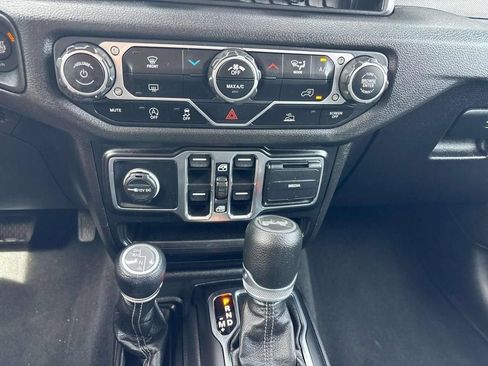 Used 2024 Jeep Wrangler Unlimited Sport AWD/4WD image 24