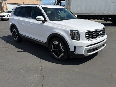 Used 2025 Kia Telluride S image 4