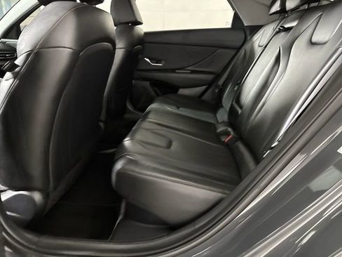 Used 2023 Hyundai Elantra Limited image 22