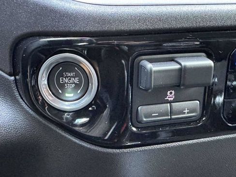 Used 2024 Chevrolet Silverado 1500 LTZ AWD/4WD image 9