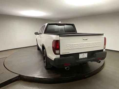 Certified 2025 Honda Ridgeline Black Edition image 5