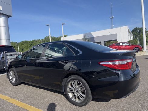 Used 2017 Toyota Camry SE FWD image 2