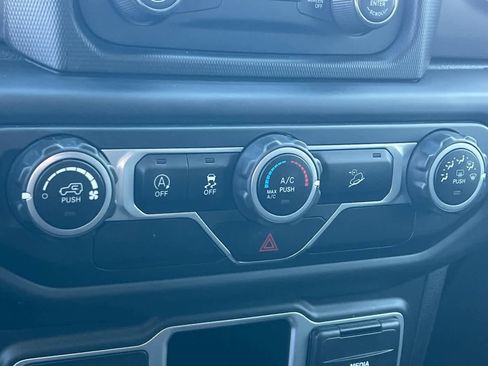 Used 2018 Jeep Wrangler Unlimited Sport image 24